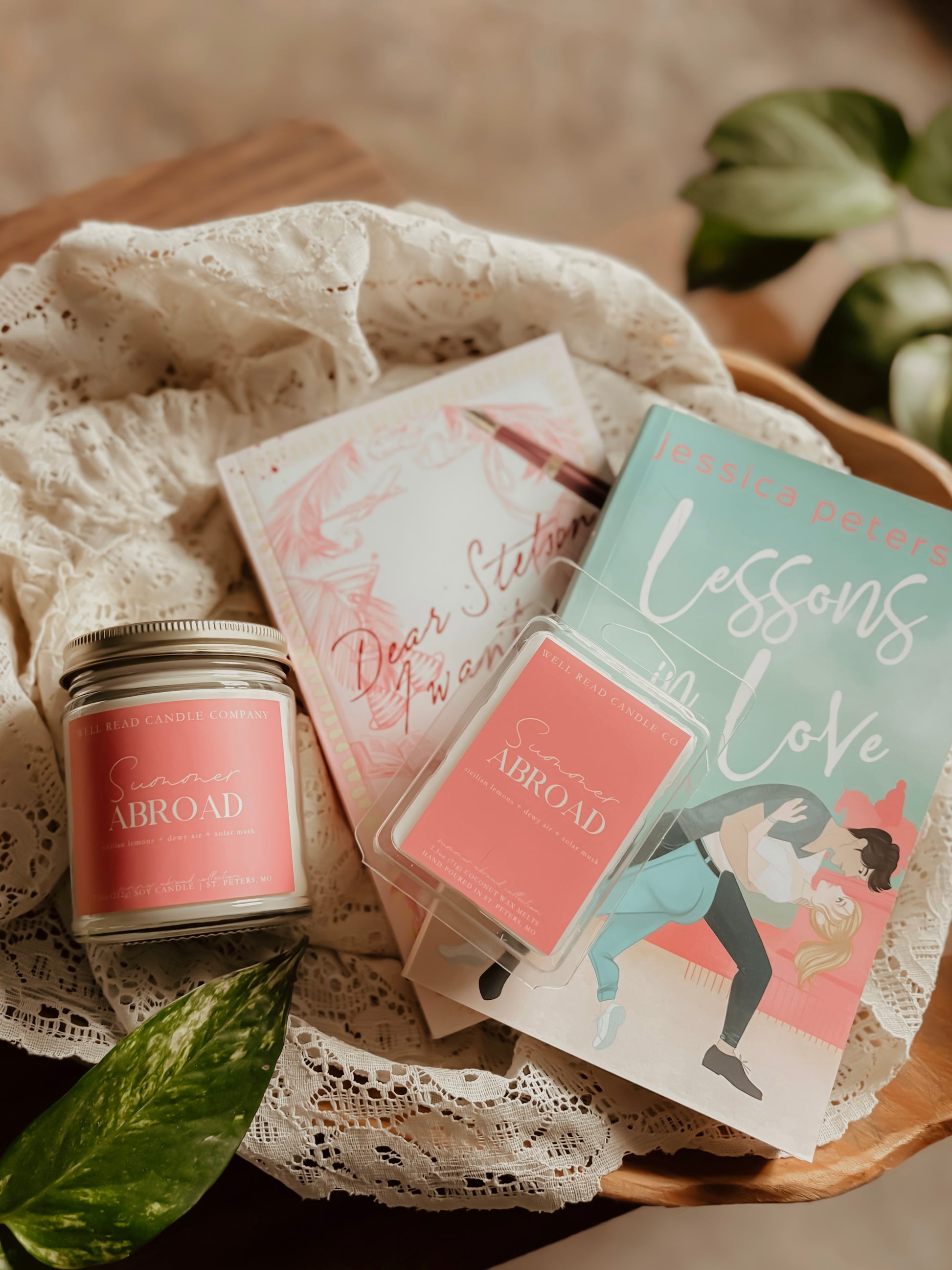 summer book candle
