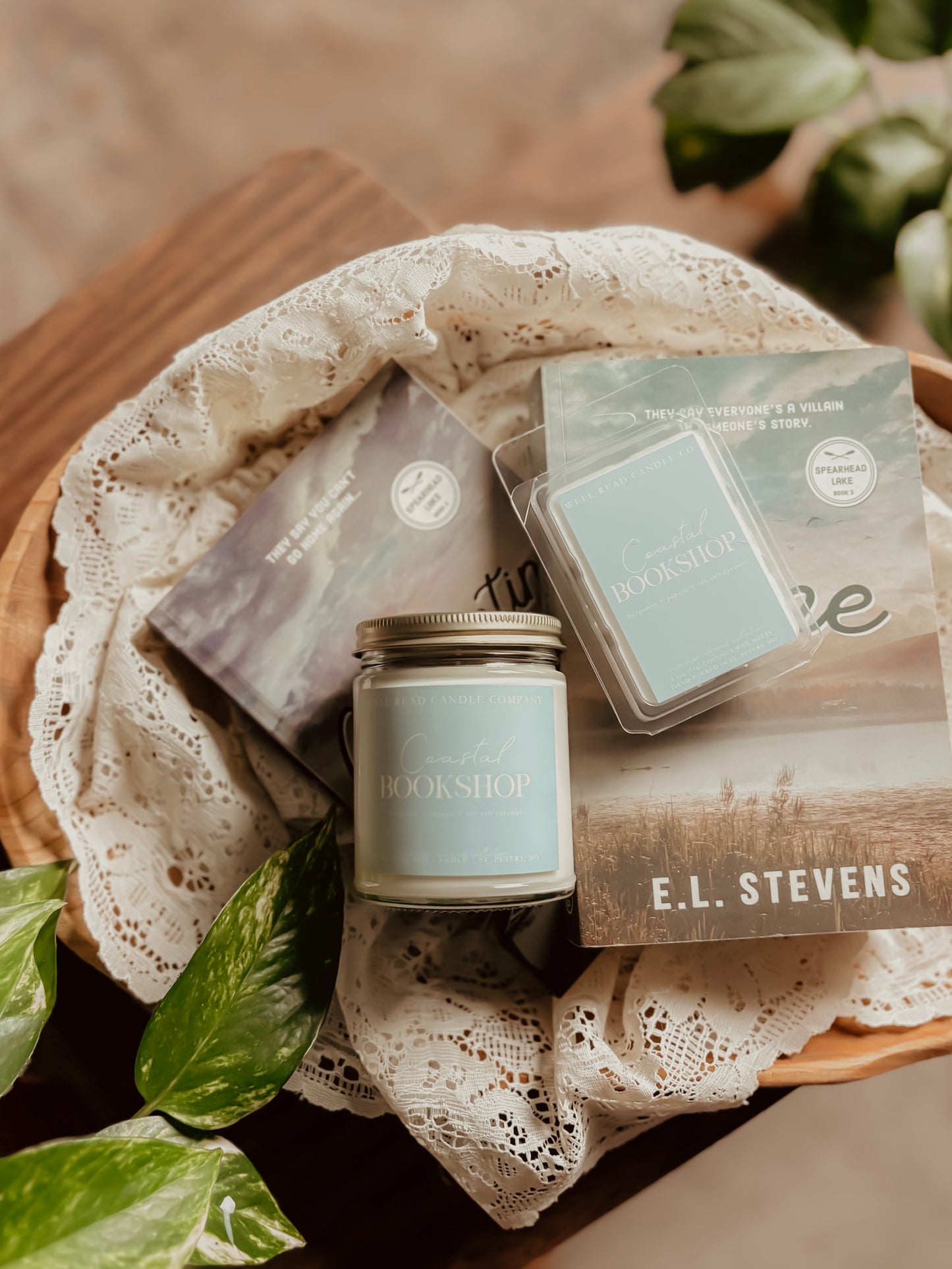 coastal bookshop reader gift candle
